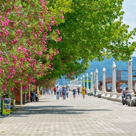 1 Квартира Люкс У Моря Sukhumi Esterno foto